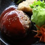 【ウラマヨ】肉汁たっぷりハンバーグの作り方を紹介!戸倉章男さんのレシピ